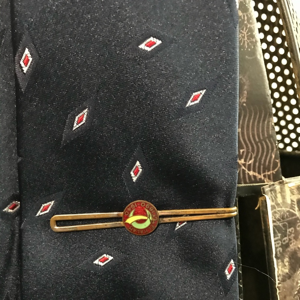 Vintage 40’s Masonic Tie clip bar copper enamel